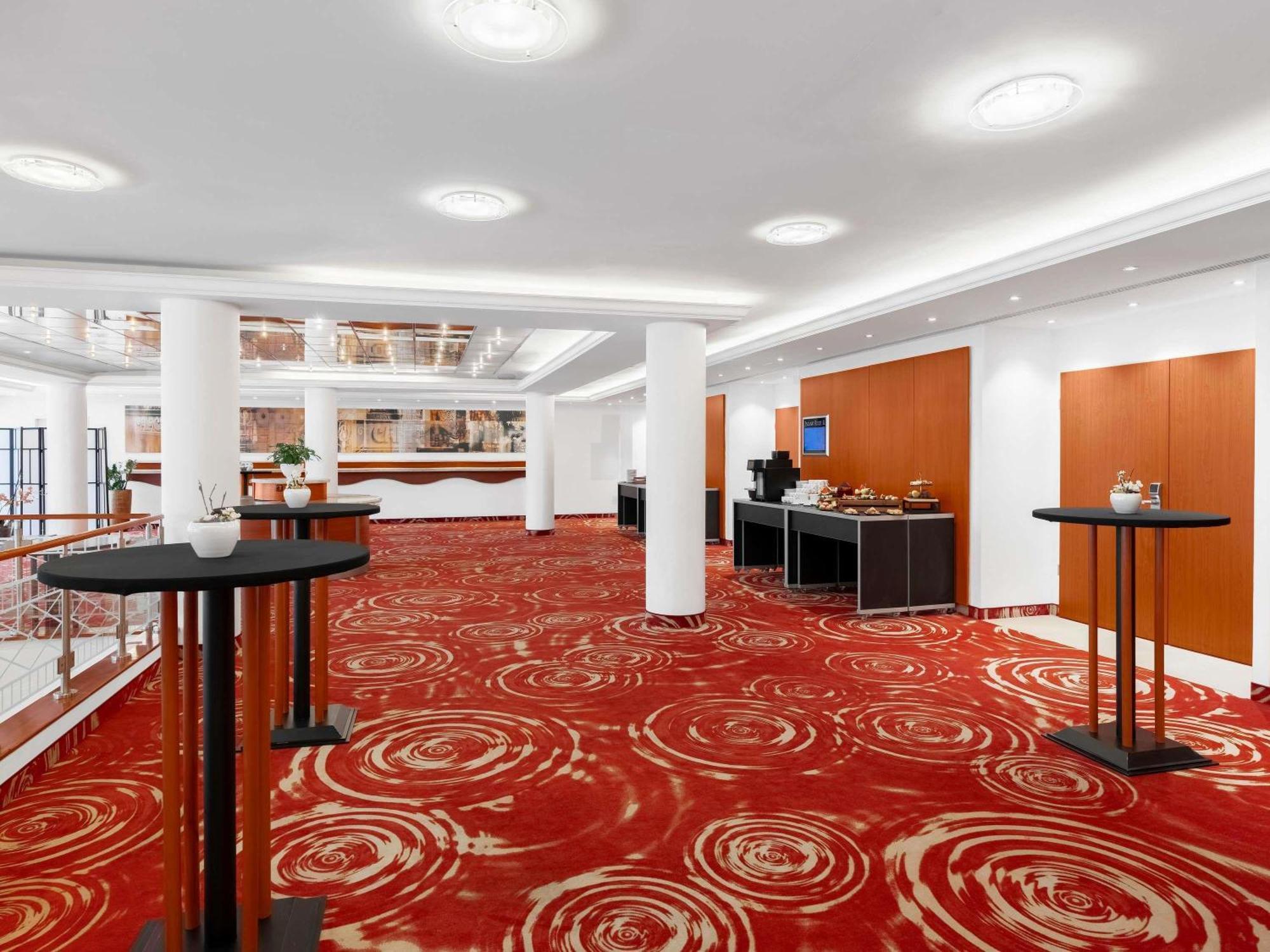 Moevenpick Centre Hotel 4*