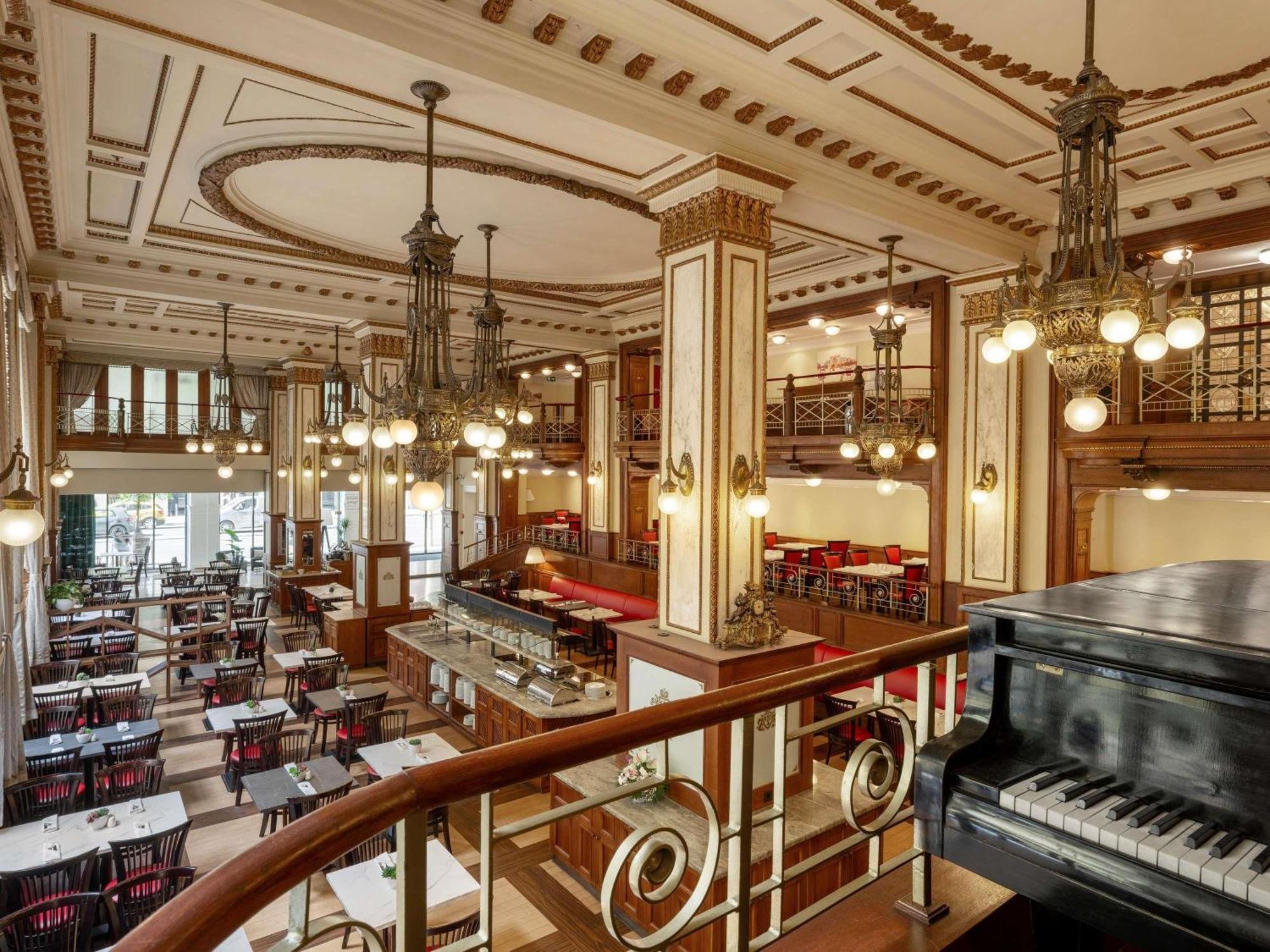 Hotel Moevenpick Centre 4*