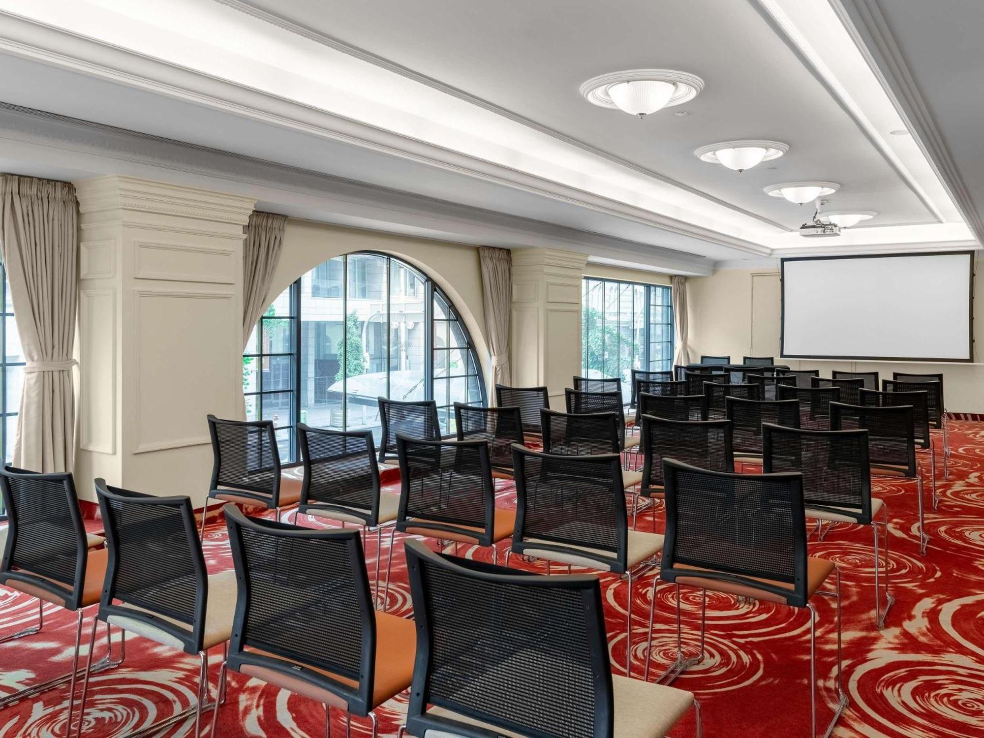 Novotel Centrum Hotel 4*