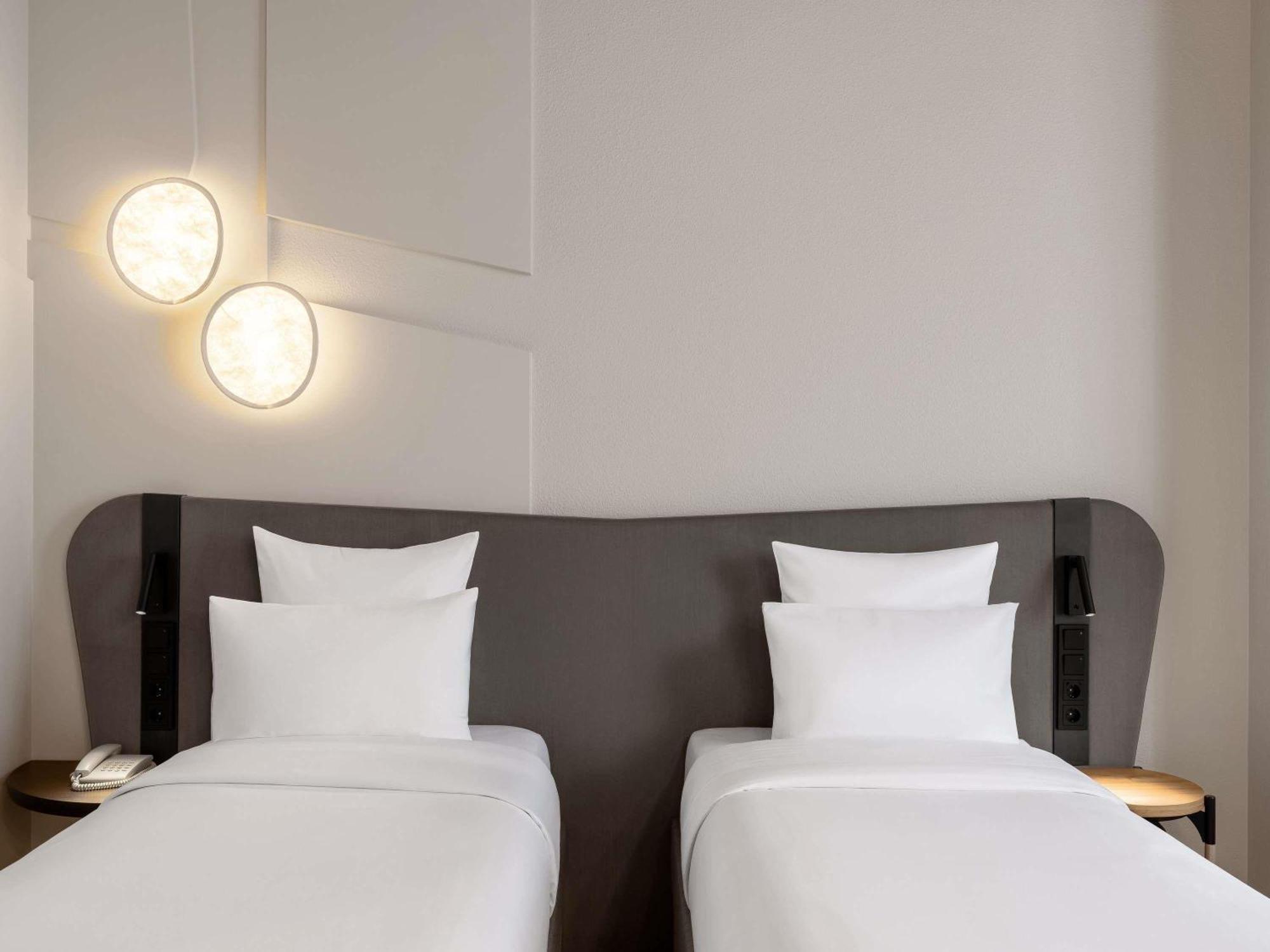 Moevenpick Centre 4*