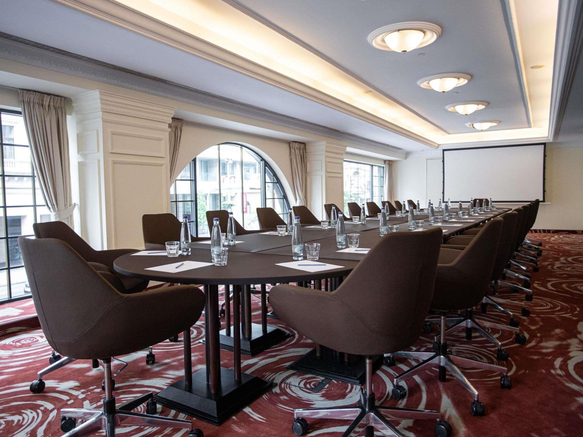 Hotel Moevenpick Centre