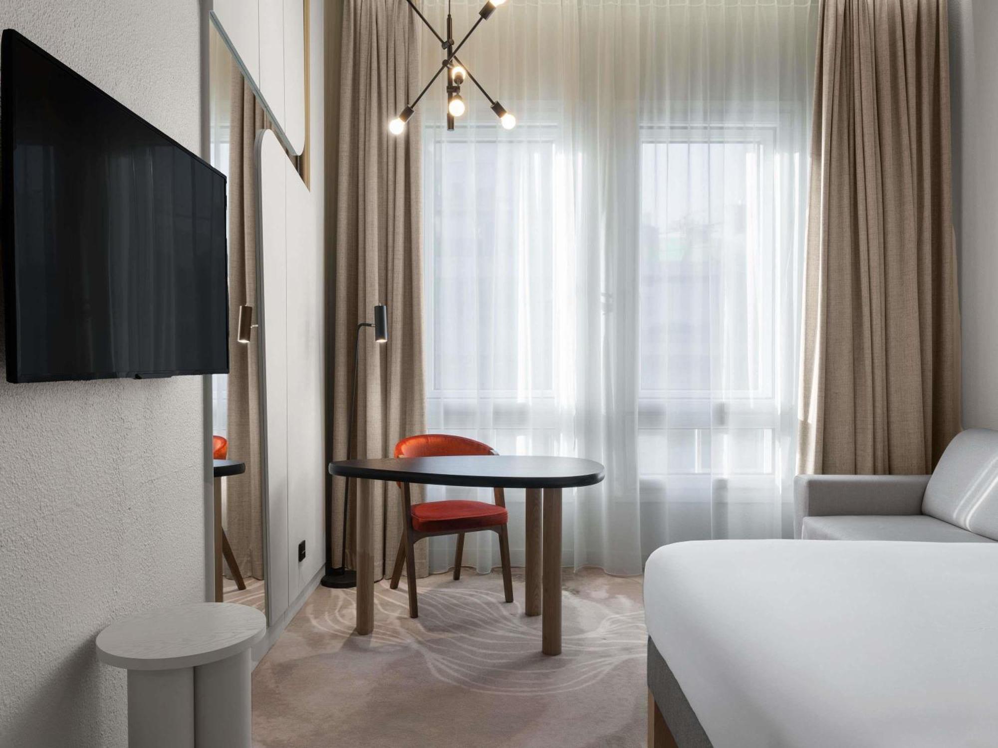 Moevenpick Centre 4*
